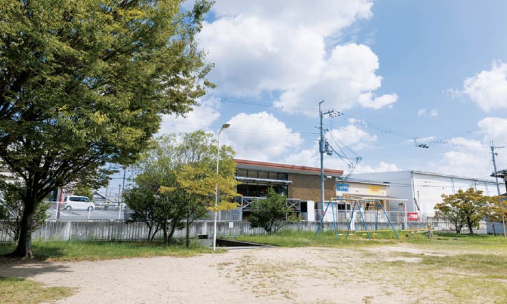 駅前公園