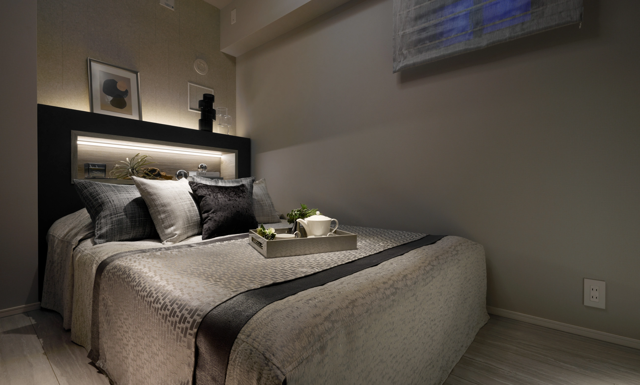 MASTER ROOM