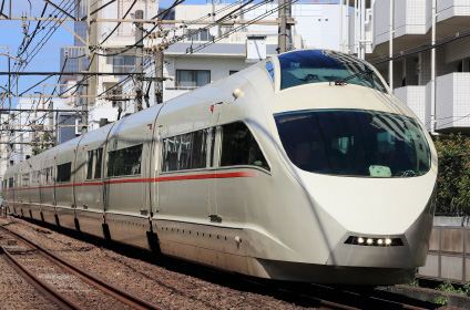 通勤にも気軽に利用できるロマンスカー